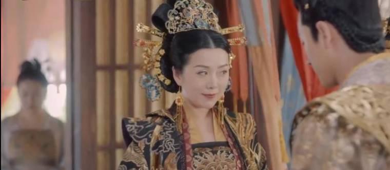 进击的皇后第4集分集剧情介绍
